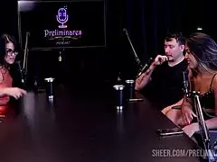 Did you see Bia Hot's orgasm in lingerie during this outdoor handjob?