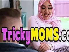 busty milf in hijab hesitates but gets persuaded into quickie by mickey