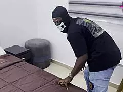 Ebony Amateur Gives Big Ass to Fuck: Wet Pussy Action