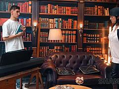 Kinky cowgirl, jeg havde ikke regnet med min elev her mens jeg onanerer!