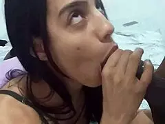 黑发熟女业余分享口交经验