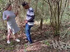 essa milf diz, fode meu cuzinho na floresta