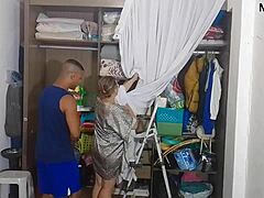 Пасторак јебе маћеху на степеницама, домаћица велике сисе огроман курац милф плавуша црнац мешовита млада 18+ кућна