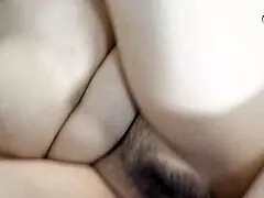 Puta Infiel Culona Chateando con Novio Mientras Rompo Culo con Amiga