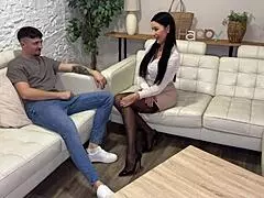 He meets a real milf on tinder for the first time