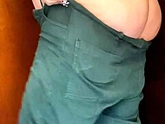 Meksička Latina MILF pokazuje ogromno dupe i pičku