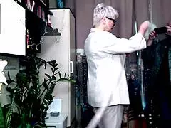 Movie about elderly secretary's pussy elasticity filming