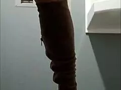 esclave f autoseance harnais de cuir exhib en ext�rieur