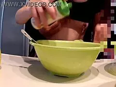 Hűtlen háziasszony Mai naponta creampie-t kap