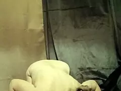 내 BDSM 오토 세션에서 노예로 딜도로 스팽킹 당해