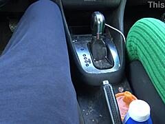 Ερασιτέχνης πατριός δίνει χειρομασία σε παρθένο γιο για τα 18α γενέθλιά του!