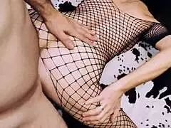 Ma femme joue la pute en roleplay maison