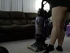 i'm a chubby mom cleaning the house