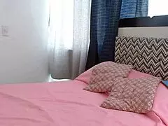 Video filtrado de profesora de colegio en videollamada con director