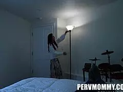 Exhibitionist stepmilf Jessica Ryan loves being caught by Tyler Cruise 😏