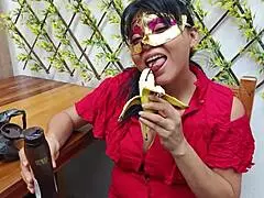 Neighbor came for salt but got a sweet blowjob