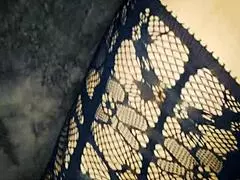 Mladi 18+ jebači ne držijo nazaj pri zreli pički na amaterskem kasting 😏