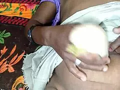 आज्ञाकारी दृश्यरतिक घुंघराले सीसिलिया के साथ बड़ा मुँह फिट करने के लिए एक डिक