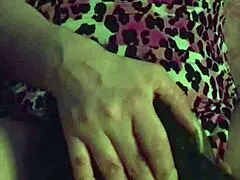 we check out fuschia leopard s5 in this casual setting