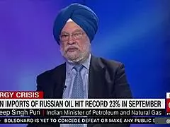 Feeling the intense destruction, this milf is overwhelmed by Singh Pur