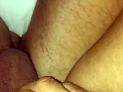 Тази милфа кугара с дебела задница има мокра путка, която моли за кур от любовниците си