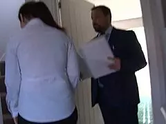 Estate agent lets tenant have house with no deposit