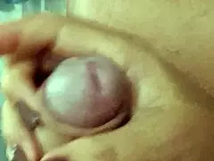 Madastra assistindo filme com enteado sozinhos em casa