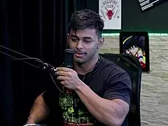 Aprendeu A Gravar Pornô Tem Os Ângulos Corretos Teve Que Aprender A Fuder Melhor E Precisa Saber O Nome Das Posições - Guilherme Filmmaker Pornô Watch On Sheer Red