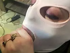 Πραγματική πόρνη χαρούμενη όταν φεύγει ο άντρας για να γαμήσει τον φίλο του άντρα