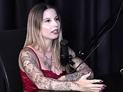 ruiva safada mostra seus enormes peitos após dizer que sempre foi exibida nunca fez menage participou da casa das pimentinhas vai sambar no carnaval e seu lugar inusitado - isadora closel?