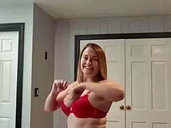 Karısı Müziğe Göre Soyunup Azdırıyor