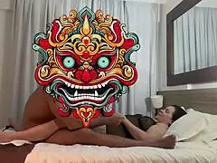 A tanárnő punci órát tart barátnőjének