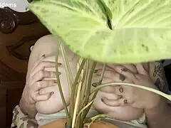 Big natural tits wiggle wildly!