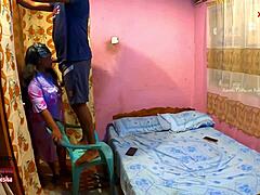 Mačeha pokliče pastorka, da ji nabije mokro pičko, medtem ko mož ni doma