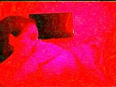 Падчерица помогает пасынку в ванной