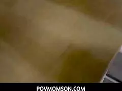 レクシ・ルナ喘ぎまくり義息子に熟女マンコ中出しおねだり！