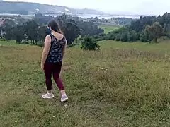 Desi bhabhi ερασιτέχνης μητριά με ετεροθαλή στο δάσος δείχνει, πιάνει βυζιά κώλο τεράστιο μουνί