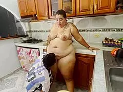 Latina viral escandalo follada en la cosina