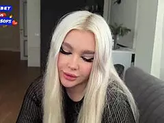 young blonde with big ass fucks so good in amateur couple sex with neighbor 😏🍑