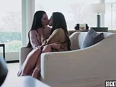 sicktaboo com - märkä brunette milf Alex Coal tribbaa kuuman lesbomilf Spencer Bradleyn kanssa 😍