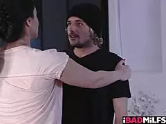 Tyler Nixons kuk får tag team blowjob i gruppscenen