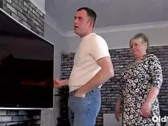 Horny British Mature Chantelleblue Intensely Tempts Tv Repairman With Deepthroat