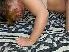 cogemos de perrito en la cama frente a la webcam