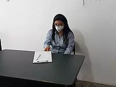 me folle a la secretaria de mi padrastro en la oficina descubri que la secretaria de mi padrastro es una puta ella me seduce en el trabajo y luego tuvimos sexo en el escritorio y finalmente sexo de pie lento