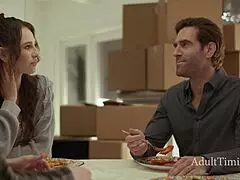 Con pár stretne prefíkanú cougar piču v intenzívnom dospeláckom načasovaní