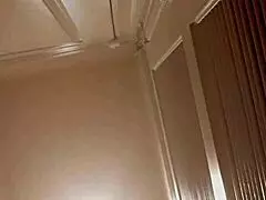 이 유부녀 보지가 손가락질에 이렇게 흥건해지는 거 못 믿겠어.