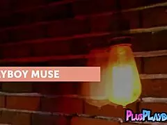 Stunning Naked Babe Poses!