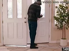 Vakantiehuis huren wordt interraciaal neuken met dikke kont latina milf