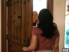 does big tits milf sarah arabic share husband isiah maxwell with blonde babe?