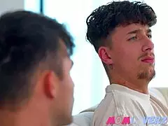 Gerçek Anne Küçüklere Üreme Önemini Anlatıyor